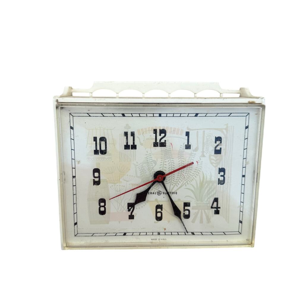 Vintage MCM Kitschy General Electric Clock - Model 2132 1950’s White